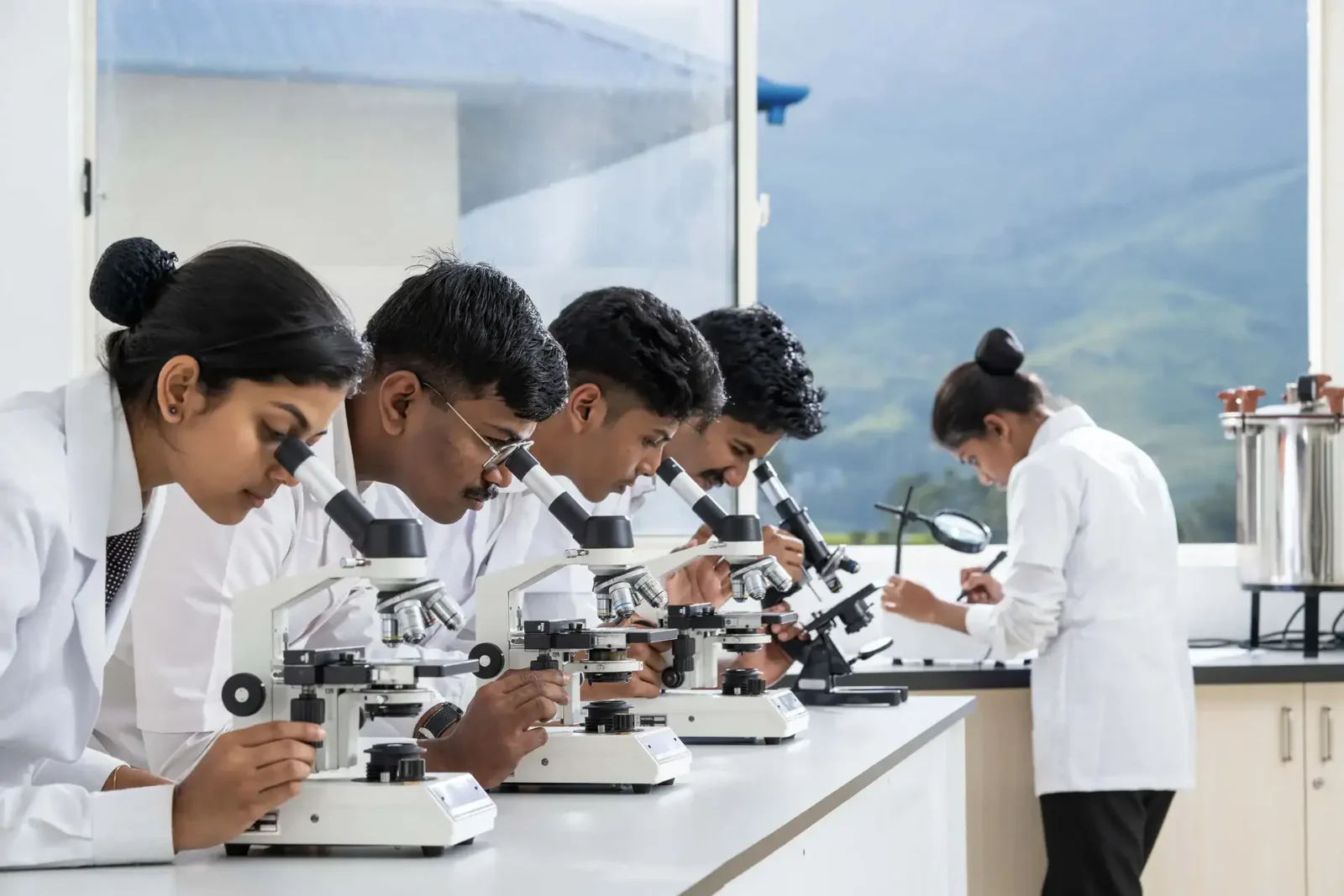 Students working in the food technology lab
